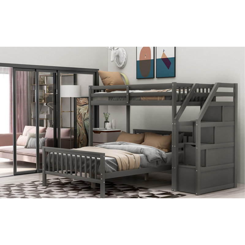 Lit simple superposé au-dessus d'un lit double gris, convenant à un lit mezzanine avec des solutions de rangement pratiques