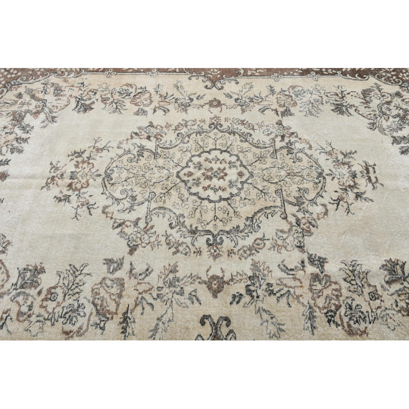 Grand tapis Oushak turc vintage fait à la main en beige antique pour un décor de salon élégant