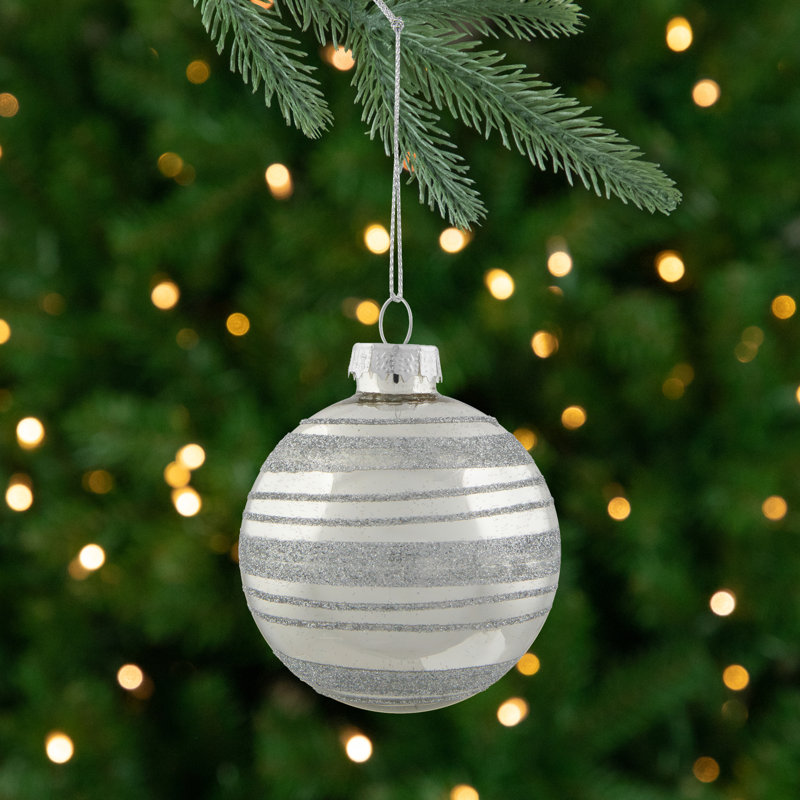 Ornement boule de Noël argentée