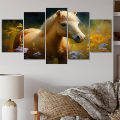 Poney doré dans un pré fleuri I - animaux, art mural, salon, 5 panneaux