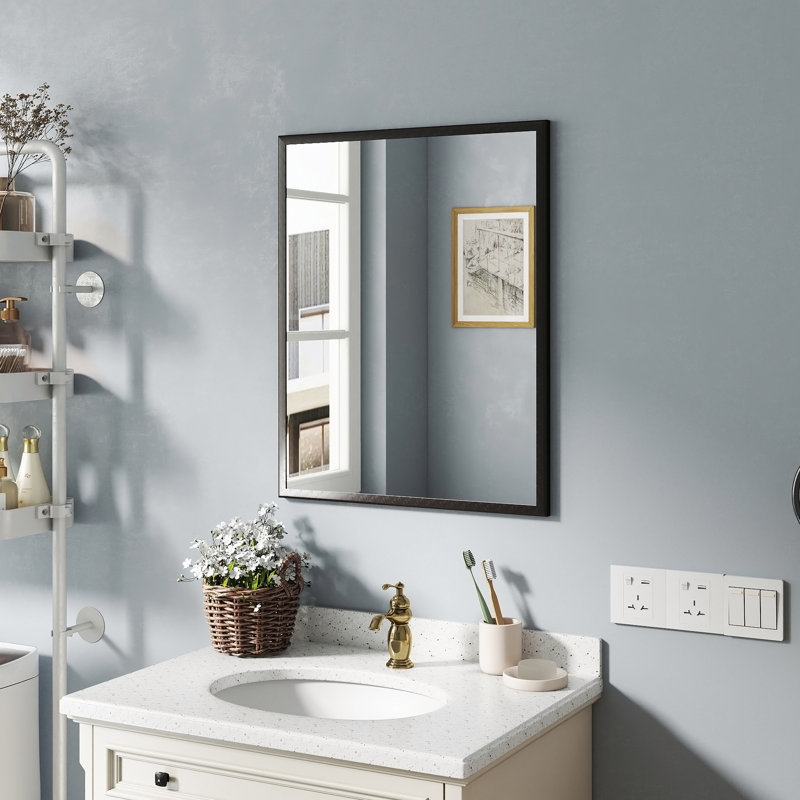 Miroir noir en aluminium durable de 24 pouces pour les salles de bain compactes, design élégant et moderne avec une réflexion claire