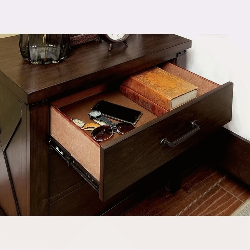 Table de chevet à 3 tiroirs en bois massif avec finition noyer foncé