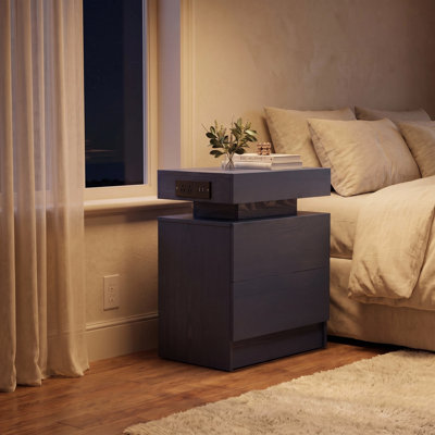 Table de chevet en bois de style moderne Westerly avec éclairage DEL et tiroirs de rangement