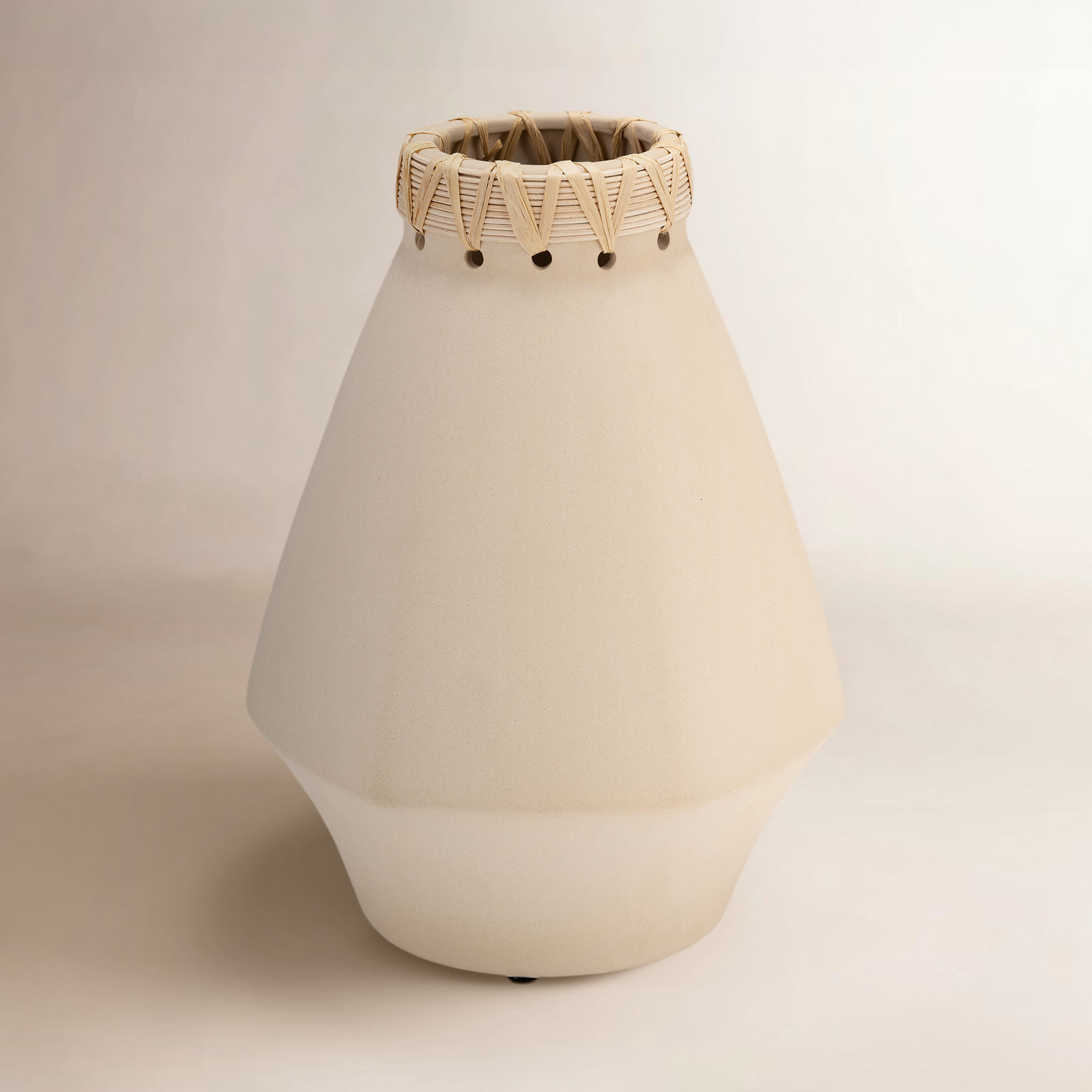 Elsye Table Vase, Ivory/Beige