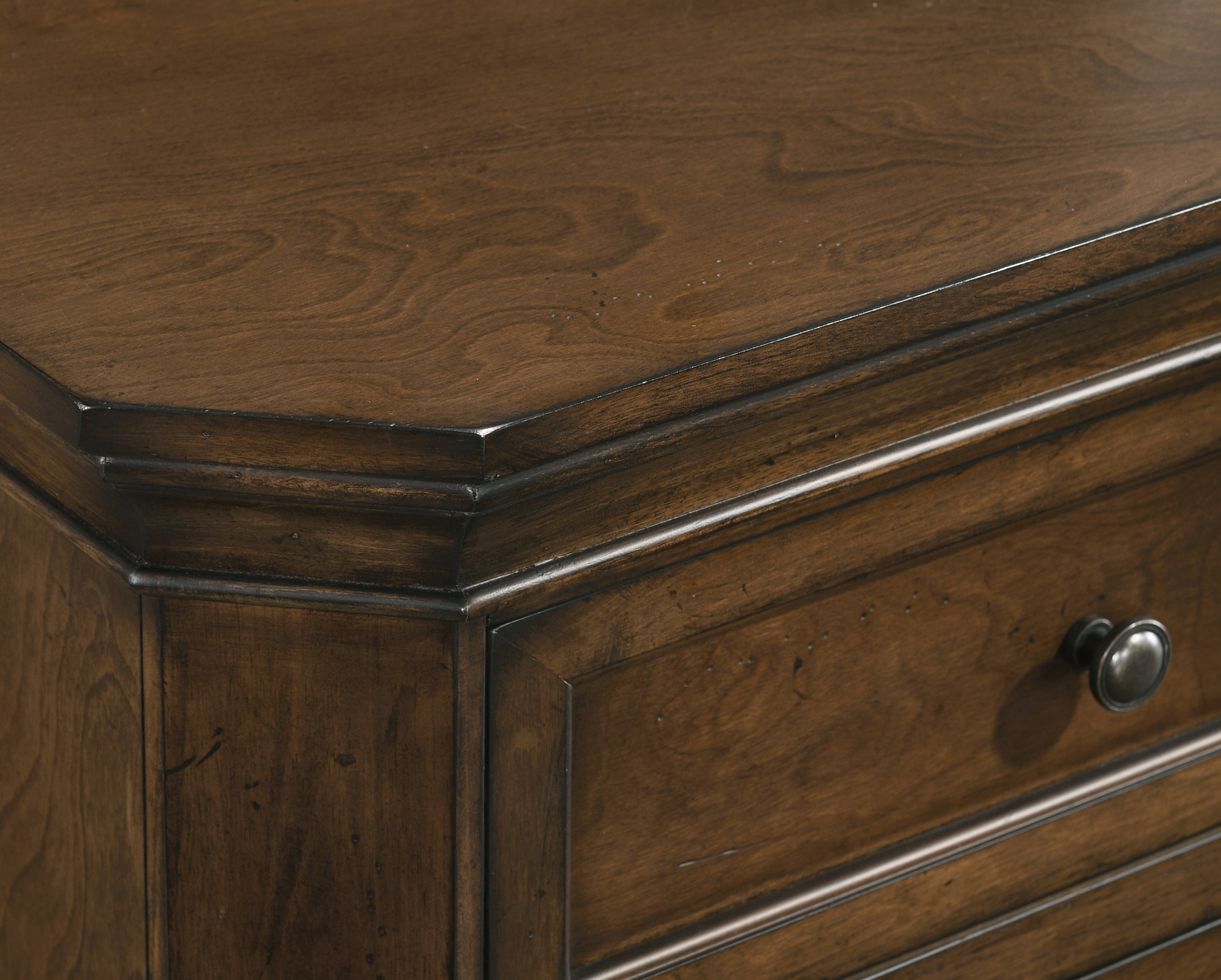 Ailany Traditional Wood 9-drawer Dresser