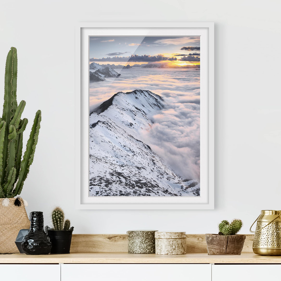 Gerahmter Fotodruck Blick über Wolken und Berge