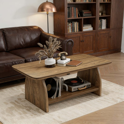 Table basse de salon moderne de 47 pouces, table basse rectangulaire à double couche avec fonction de rangement, conception de coin arrondi, matériau en bois aggloméré, convient au salon