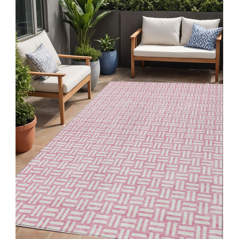 Tapis intérieur lavable à motif géométrique rose et ivoire 5 pi x 8 pi