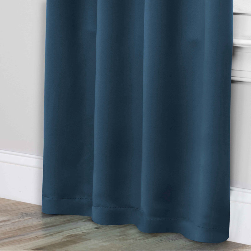Paire de rideaux obscurcissant avec passe-tringle Moriah Millendon, L 36 po x L 84 po, Bleu marine