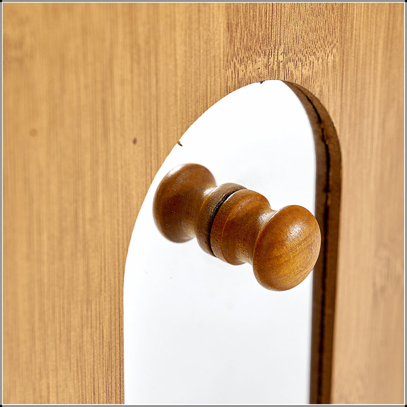 Table de chevet à deux tiroirs avec façades en miroir et poignées élégantes pour les chambres modernes, parfaites pour le rangement et le style.