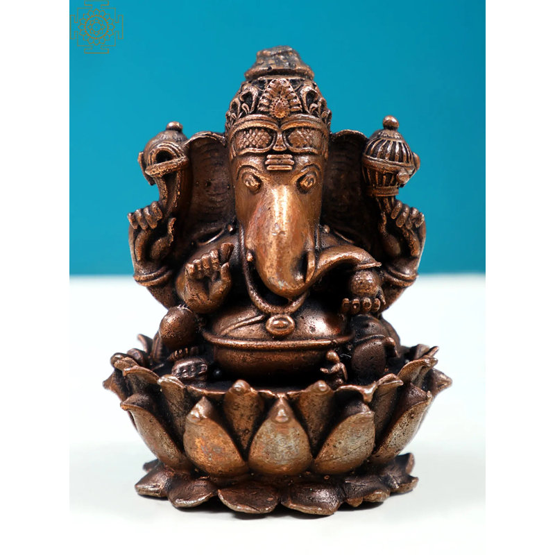 Figurine petit seigneur en cuivre Ganesha sur lotus