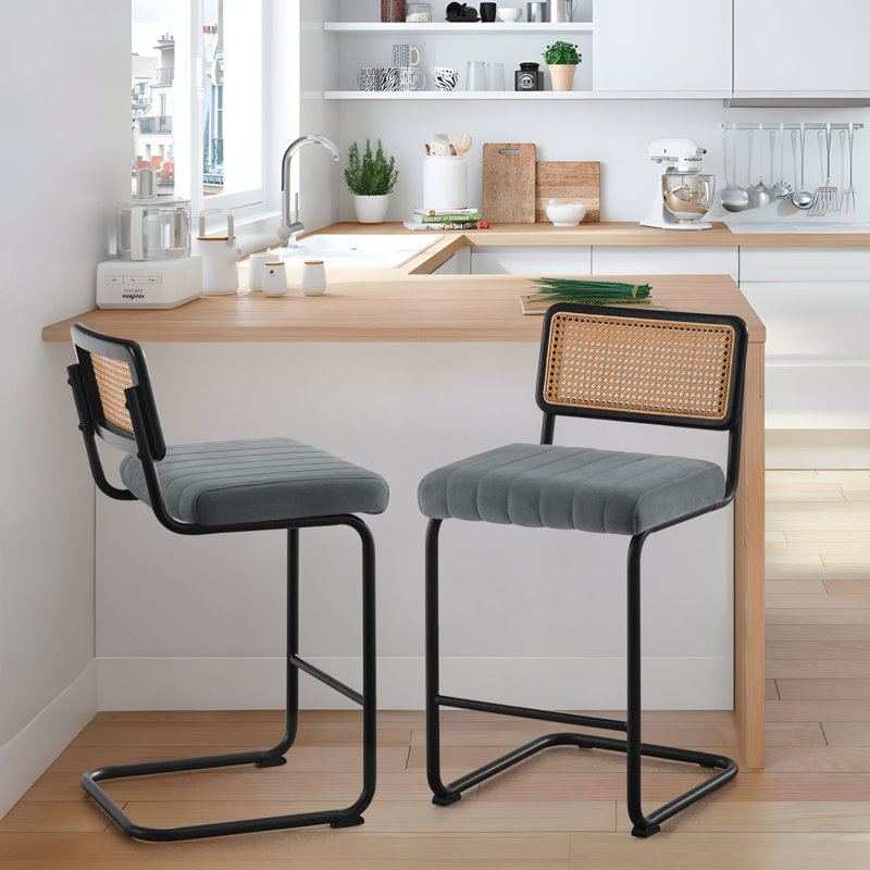 Tabouret rembourré en velours Krickelin, Tabouret de comptoir (siège d'une hauteur de 26 p, Noir, Gris