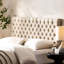Tête de lit beige pour lit grand, avec tête de lit contemporaine, revêtement en tissu, look de chambre à coucher moderne, assemblage inclus-1199571036