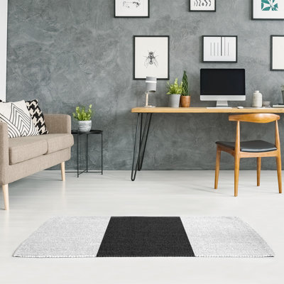 Tapis blanc rayé/noir