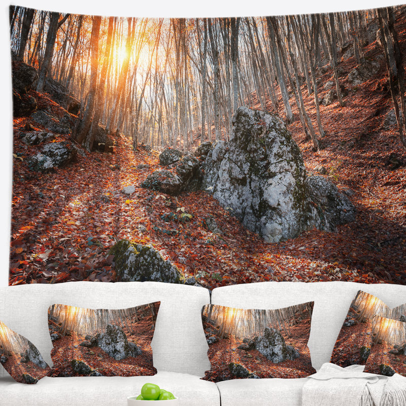 Tapisserie Rocky Red Autumn Forest, H 68 po x l 80 po