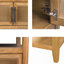 Console avec 2 portes en canne naturelle, finition amande grillée, pour un rangement polyvalent en bois, convenant à divers styles de pièces