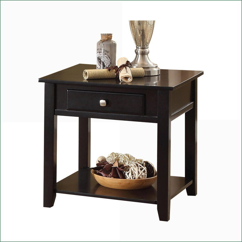 Table basse noire avec grain de bois naturel et tablette inférieure, rangement peu encombrant et assemblage facile