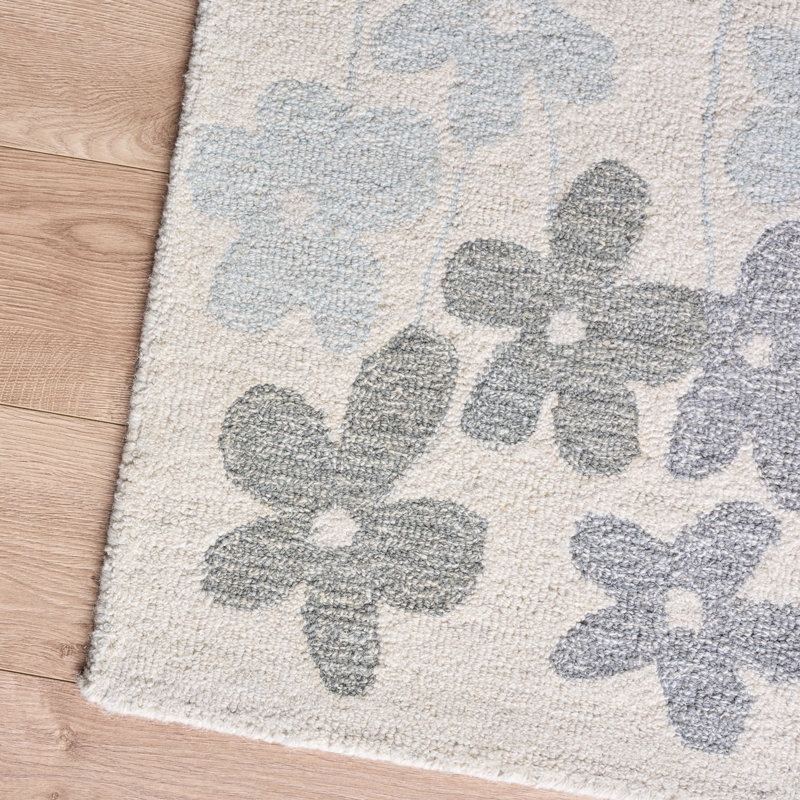 Martha Stewart 3551 Hand Tufted 80% Wool; 20% Cotton Floral Rug, 9'-0" X 12'-0" Rectangle