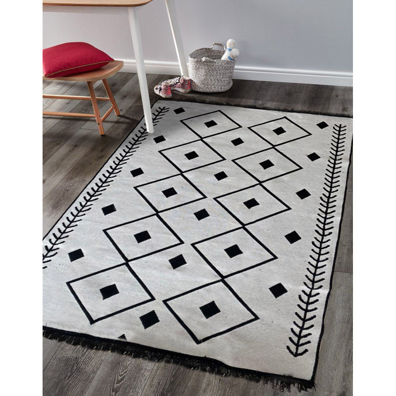 Quade Rug (80 x 150)