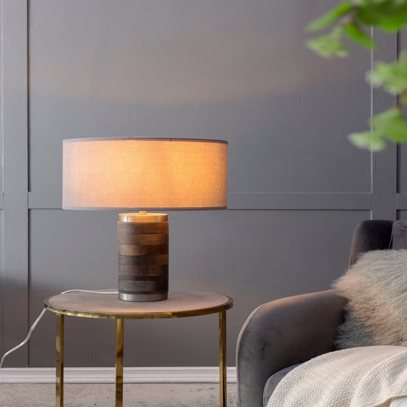 Lampe de table avec abat-jour requise