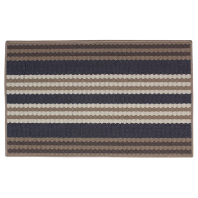 Tapis rayé gris foncé
