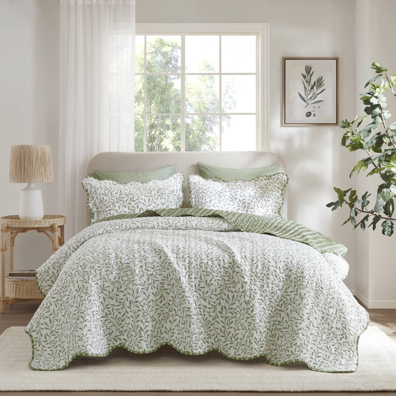 Ensemble de courtepointe à imprimé 3 pièces Darcy, Vert sauge / floral, Courtepointe pour grand lit + 2 taies décoratives