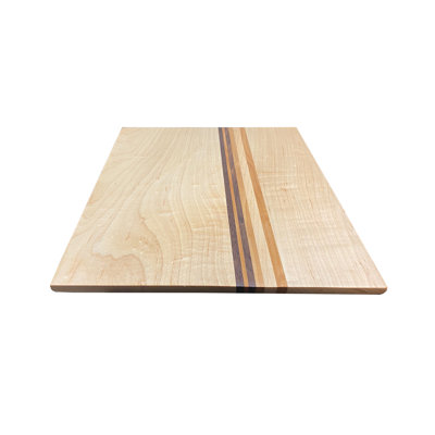 Érable moderne mélangé à une planche à découper en grain de noyer