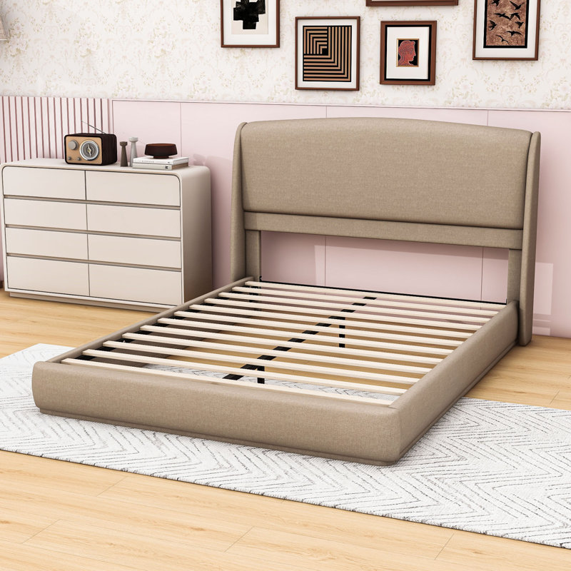 Grand lit plateforme tapissier avec tête de lit à oreilles et pieds centraux, Brun