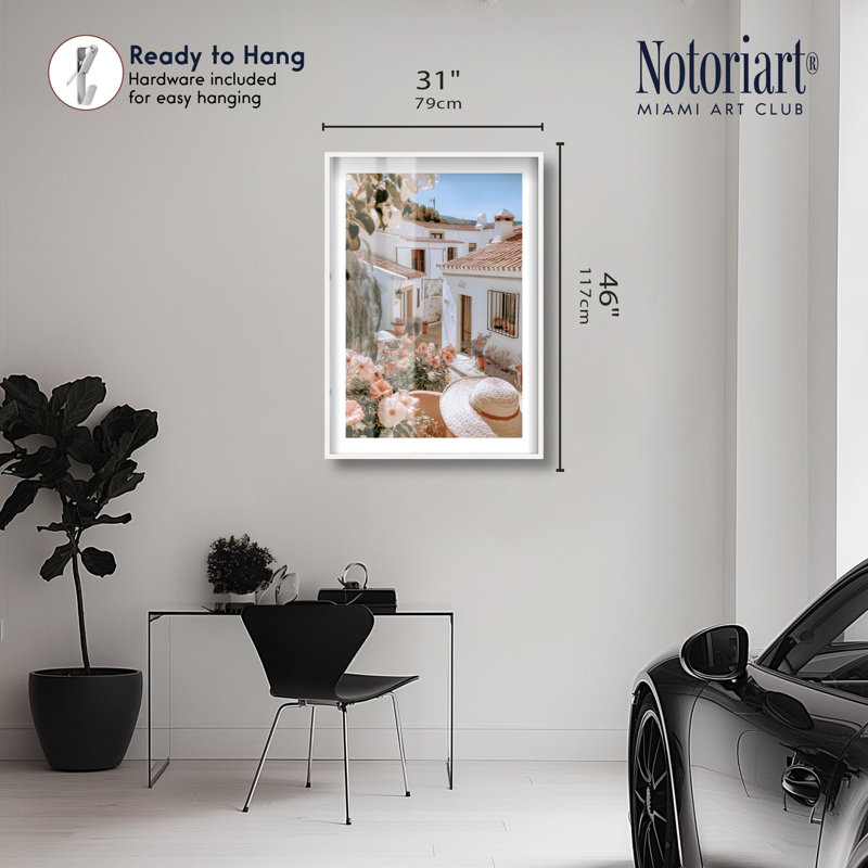 «Roses Courtyard Shadowbox Print» par Notoriart, H 46 po x l 31 po, Blanc