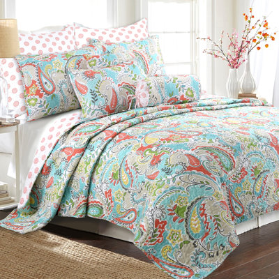 Mirage Polyester Paisley Quilt