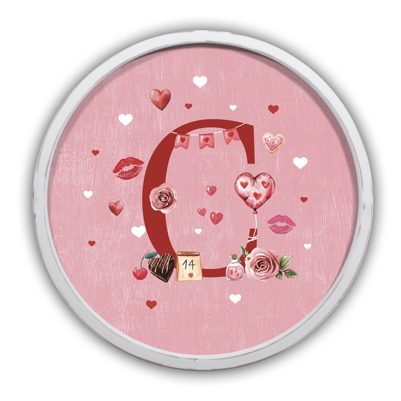 «Valentine Things Monogram - C Round», reproduction encadrée blanche