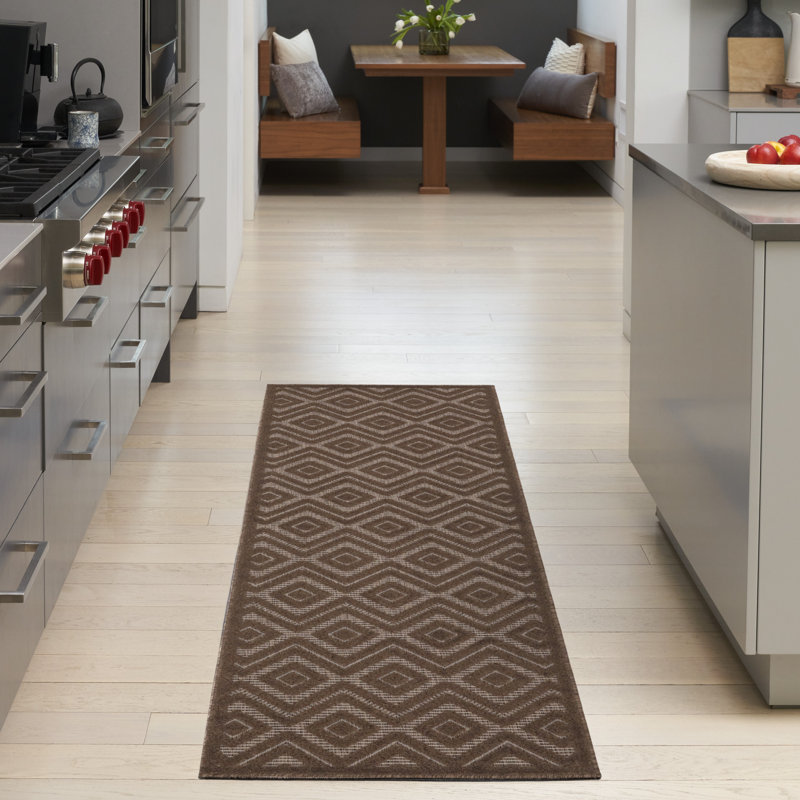Laesha Geometric Indoor/Outdoor Area Rug, Runner 2'2" x 7'6"