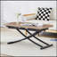 La table de levage moderne et minimaliste moderne, avec un bureau autocollant de grain de bois de 0,8 pouce et des pieds en métal noir, peut être utilisée comme coiffeuse, table basse, table de salle à manger et table de bureau