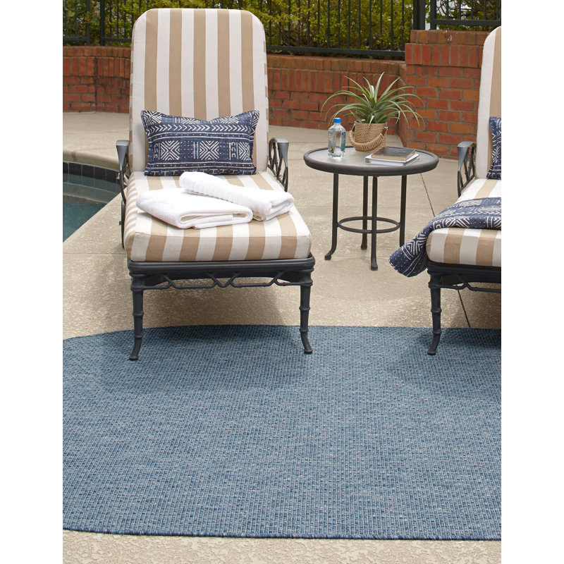 Avaughn Blue Indoor/Outdoor Area Rug, Oval 8' x 10'