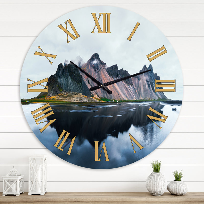 MountaIn Cliff Reflection on Lake - Horloge murale traditionnelle, Grand