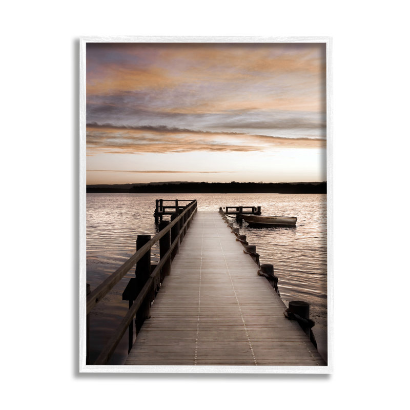 «Boat & Beach Pier», impression sur bois encadrée par Danita Delimont, H 30 po x l 24 po x P 1,5 po