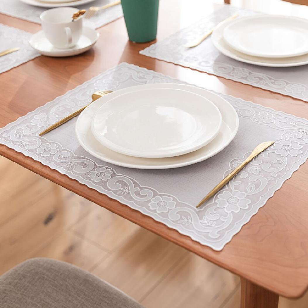 Leather dinnerware