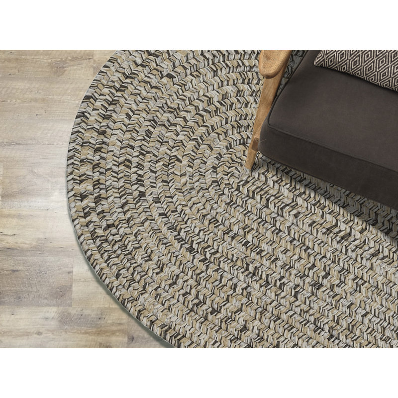 Tapis intérieur / extérieur réversible Futur Tense - gris, Ovale 1 pi 8 po x 2 pi 6 po