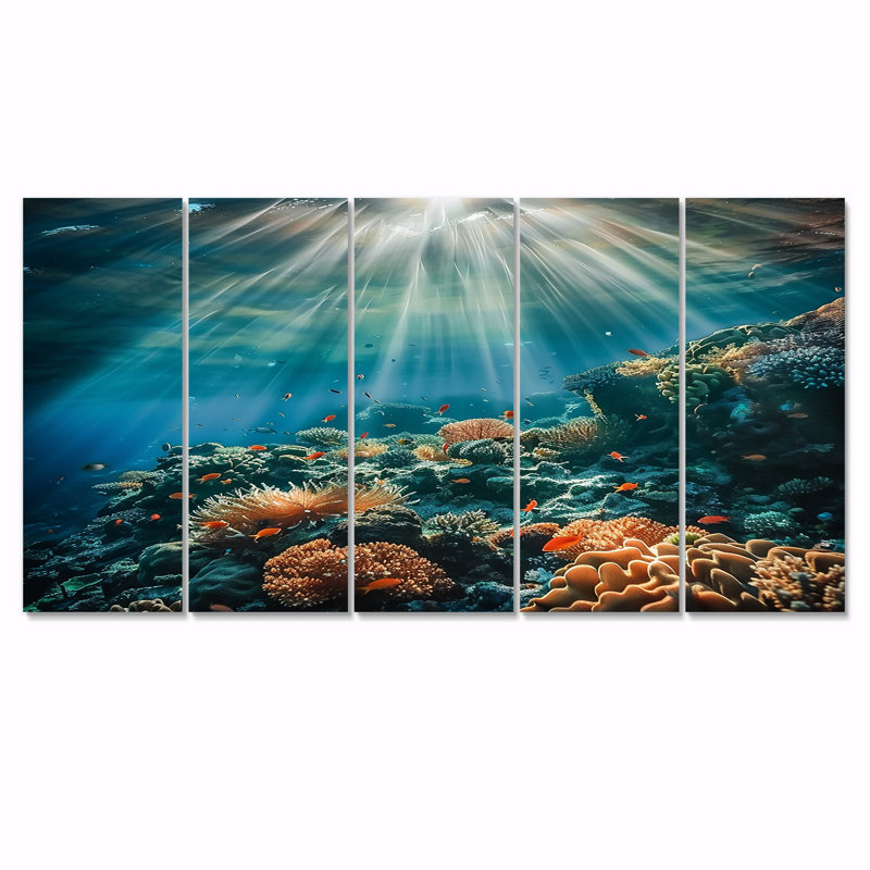 Rumph Little Fishes God Rays Deep Ocean Coral - plage et océan, art mural sur toile 5 pièces, H 28 po x l 60 po