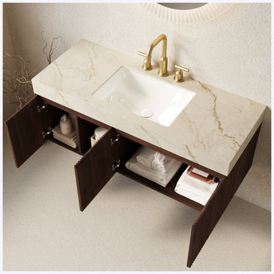 Meuble-lavabo suspendu de salle de bain de 122 cm (48 po) en imitation bois de noyer avec lavabo, dessus en pierre frittée couleur crème veinée or, lavabo en céramique et 3 trous pour robinetterie (robinet et bonde non inclus).