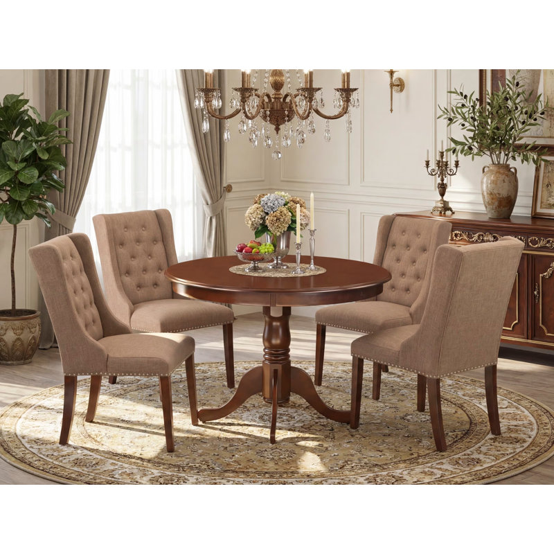 L'ensemble 5 pièces de table et chaises de cuisine comprend une table de salle à manger ronde avec piédestal et 4 chaises Parsons en tissu de sable sable clair, acajou