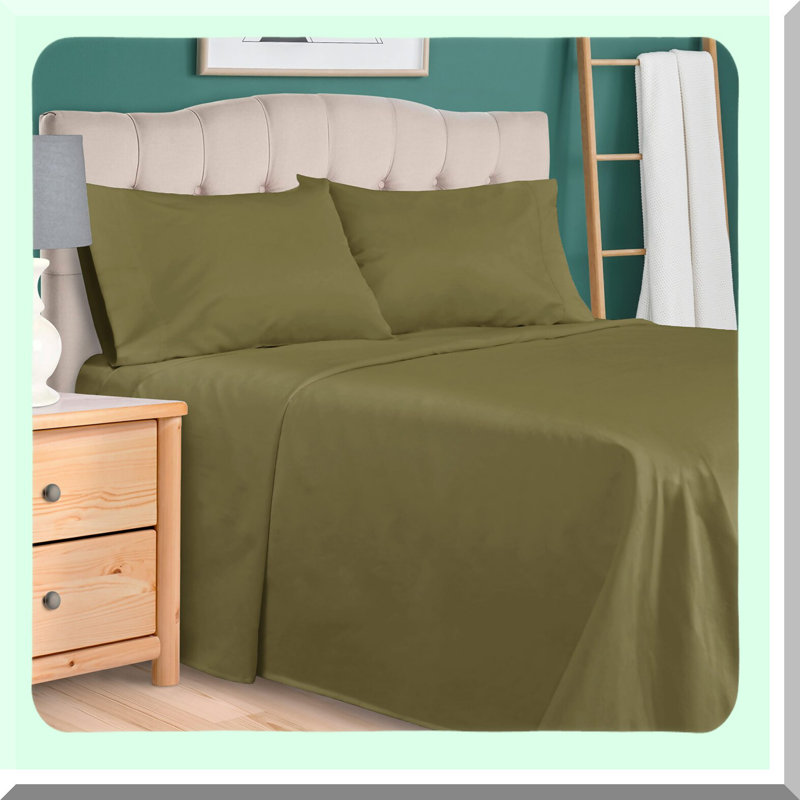 Luxury Cotton Bedding Set - 300 Thread Count 4-Piece Sheet Set with Deep Pocket Fitted Sheets. Soft, Combed Cotton for a Luxurious Sleep Experience.