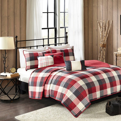 Couette 6 pièces, motif chevrons rouges, format King/King, motif à carreaux Buffalo, broderie cousue à la main, matelassage en canaux, tissu imprimé chevrons rouges, broderie sur coussins décoratifs.