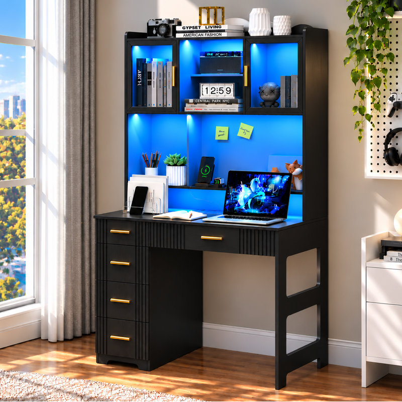 Bureau à domicile 70,7 po avec 5 tiroirs, bureau d'ordinateur à DEL avec huche et station de charge, Noir