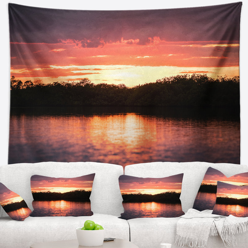 Paysage coucher de soleil sur une tapisserie de lagon tropical, H 78 po x l 92 po