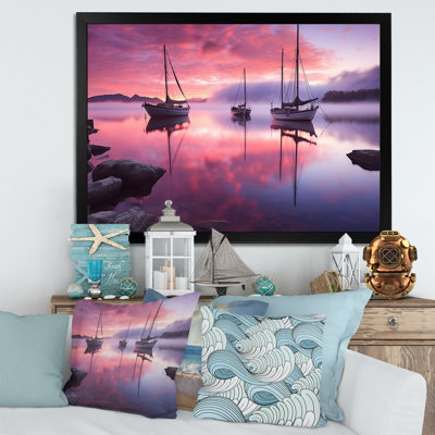 Voilier blanc, rose, coucher de soleil bleu, réflexion sur toile encadrée