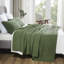 Couverture à tissage gaufré vert olive 100% coton-119070211-119070210