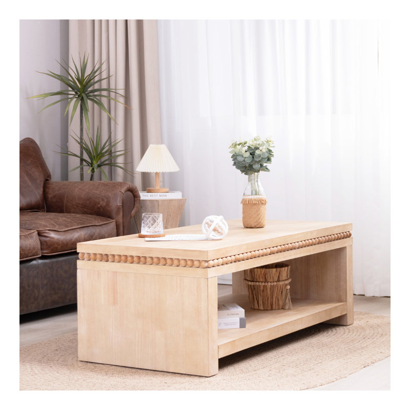 Table basse moderne en bois avec bordure perlée - Table basse rectangulaire de 47 po avec tablette de rangement ouverte, finition naturelle claire - Mobilier de salon de style campagne et bord de mer
