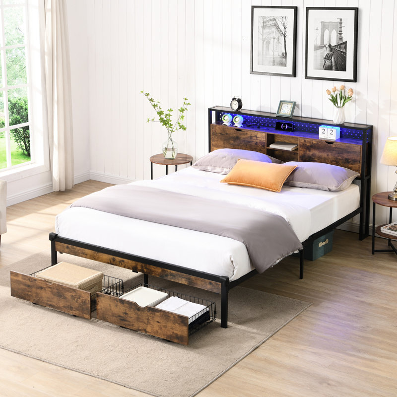 Lit plateforme très grand en métal avec tête de lit en bois et charge, 2 tiroirs, lumières à DEL, sans sommier, facile à monter, structure de 600 lb avec tête de lit et rangement de tiroir, ressort requis