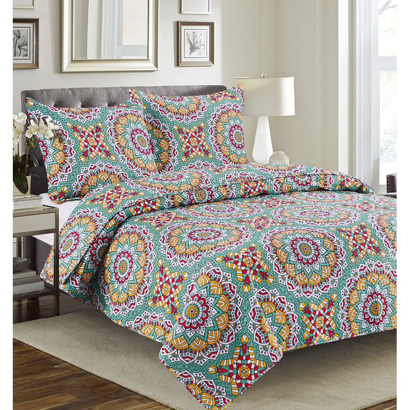 Cynthia Polyester Geometric Shapes Quilt, Queen Quilt + 2 Shams